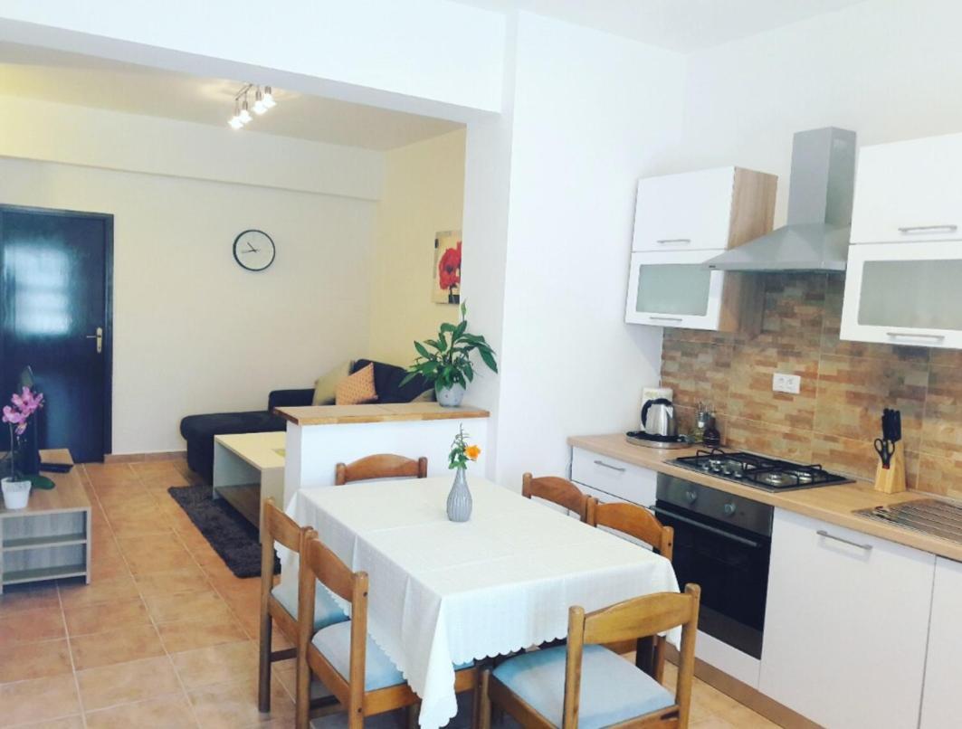Apartment Nena Near The City Center With Free Parking Pula Bagian luar foto