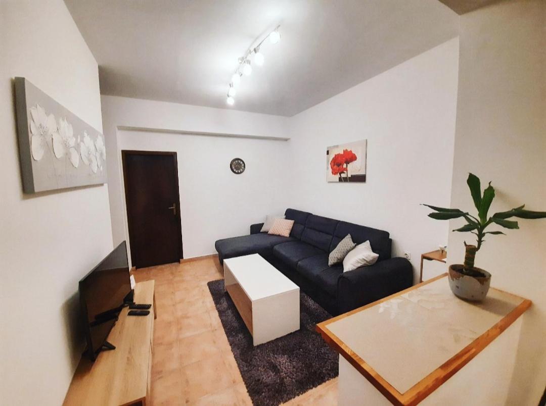 Apartment Nena Near The City Center With Free Parking Pula Bagian luar foto