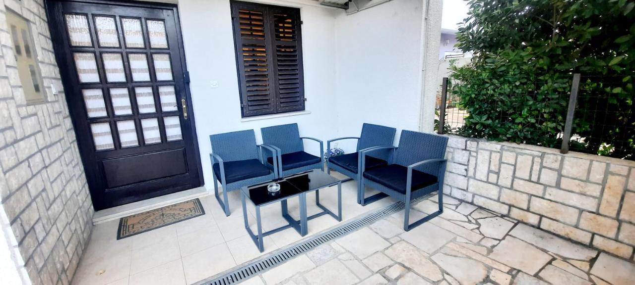 Apartment Nena Near The City Center With Free Parking Pula Bagian luar foto